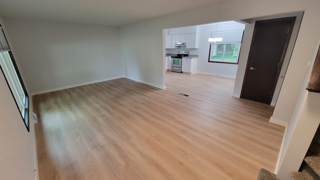 Living Room - 526 Hartridge Dr