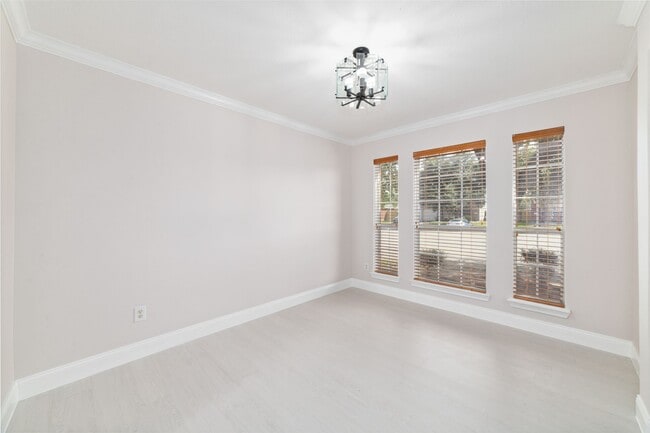 Building Photo - 8330 Malin Ct