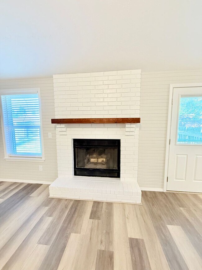 Building Photo - "Lots of New" in  Kickapoo School District