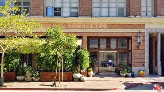 Building Photo - 1850 Industrial St