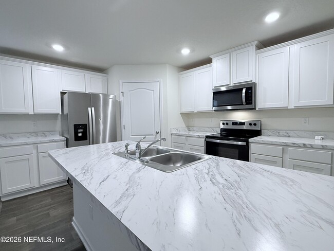 Building Photo - 870 Morgans Treasure Rd