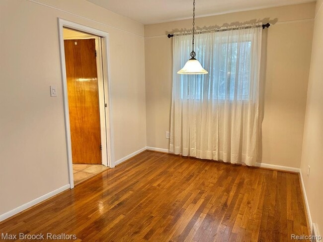 Building Photo - 1619 Poplar Ave