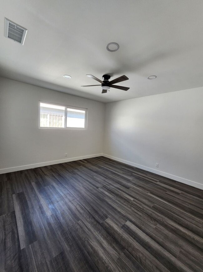 Building Photo - Newly Remodeled 3-Bedroom, 2-Bathroom Home...