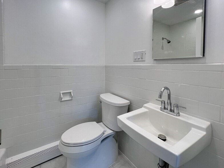 Building Photo - 22 Chandler St