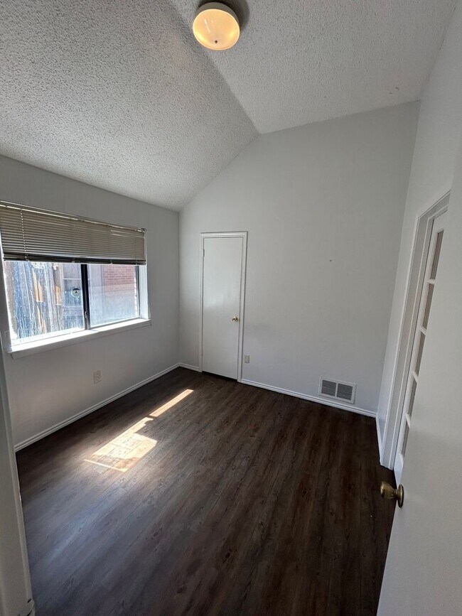 Building Photo - Interested in this home? You clearly have exceptional taste!