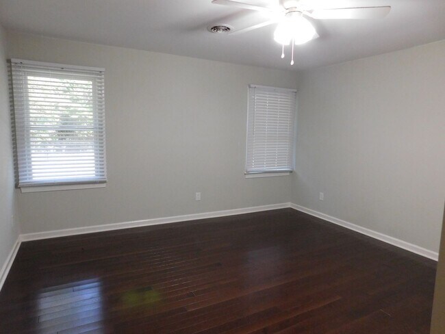 Building Photo - 278 Gatewood Dr
