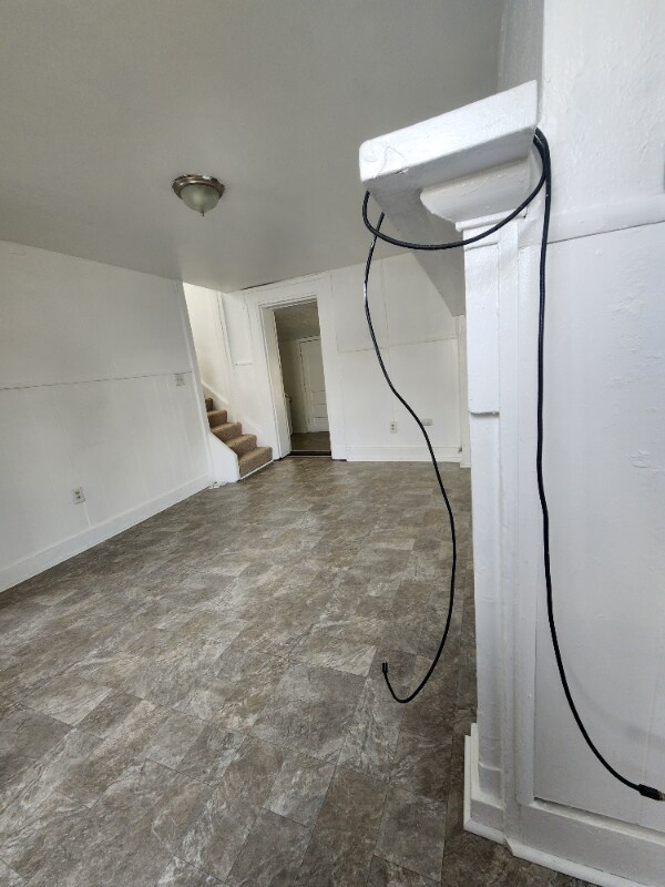 Building Photo - 518 New St