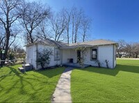 Building Photo - 204 NW 13th St