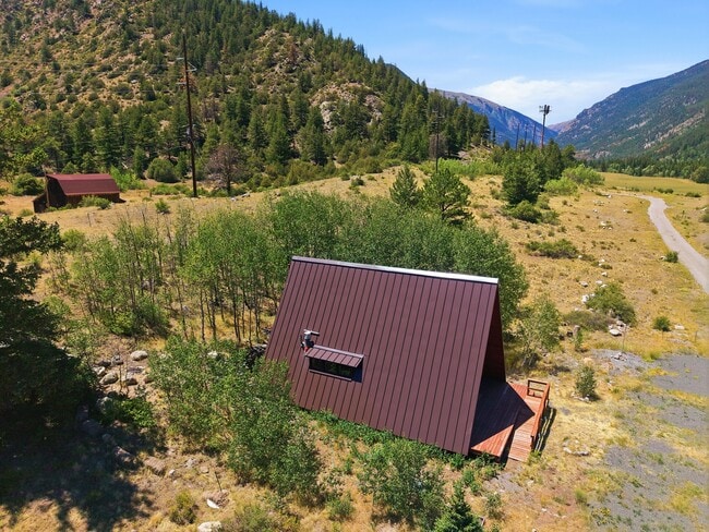 Building Photo - 77 Snowplow Ave
