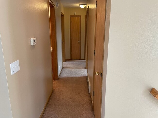 Building Photo - Beautiful Home in Bellevue for Rent!!!