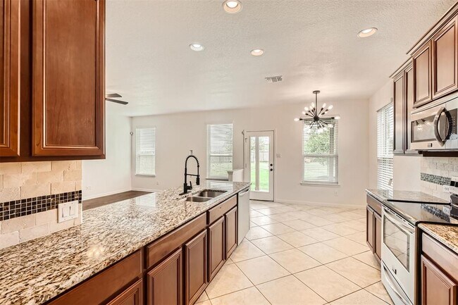 Building Photo - 2330 Blake Way