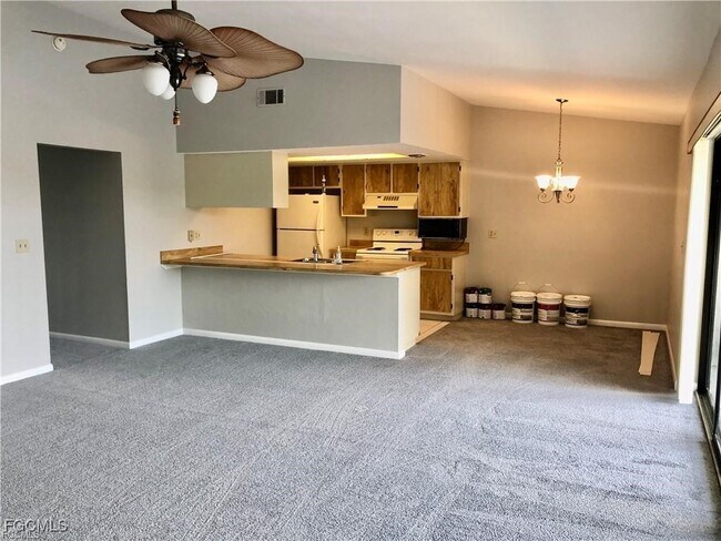 Building Photo - 4717 SW 13th Ave