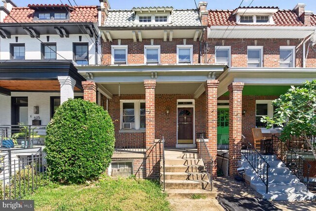 Building Photo - 623 Farragut St NW