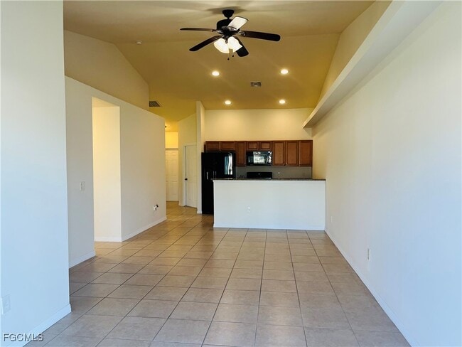 Building Photo - 1625 SW 34th St