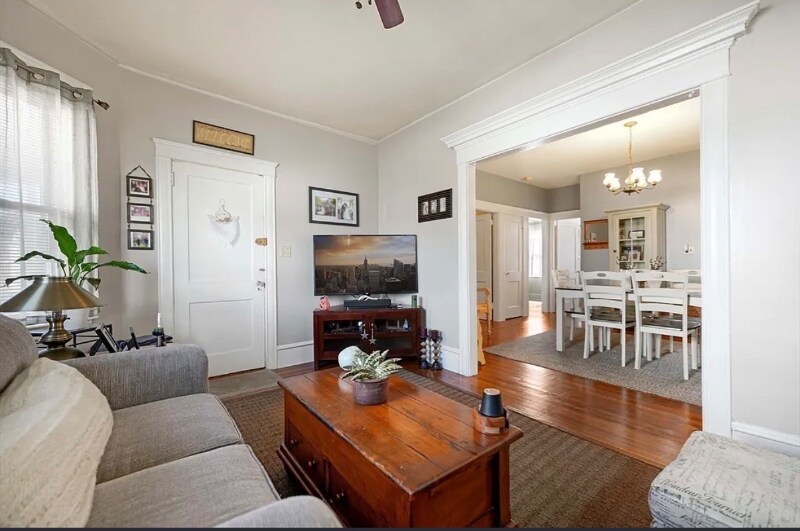 Building Photo - 37 Eaton St