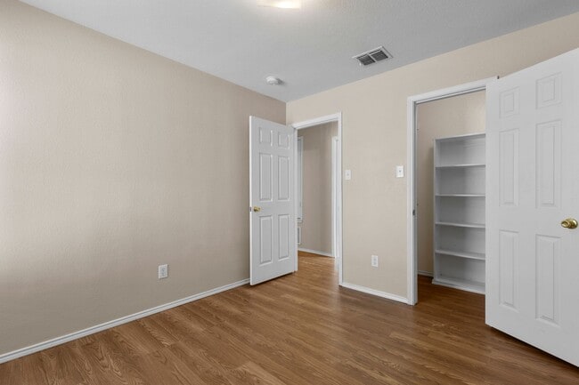 Building Photo - Charming 3-Bedroom Home in Villages of Woo...