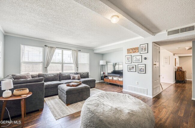 Building Photo - 12748 Tierra Pueblo Dr