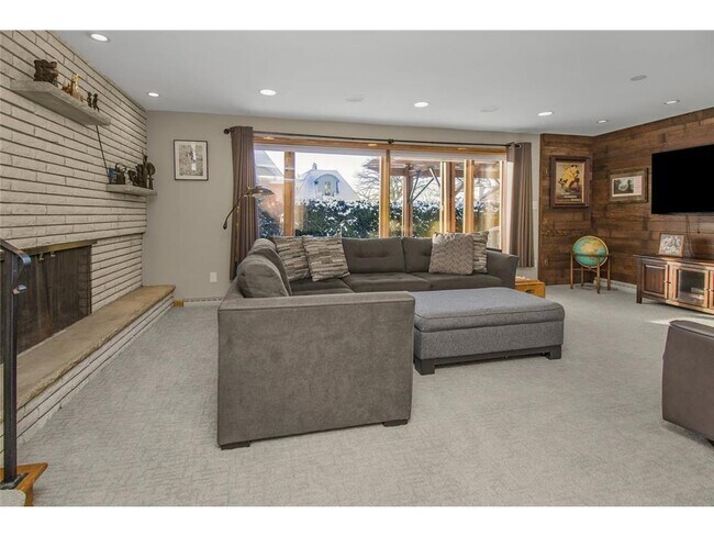 Building Photo - 139 Otis Avenue