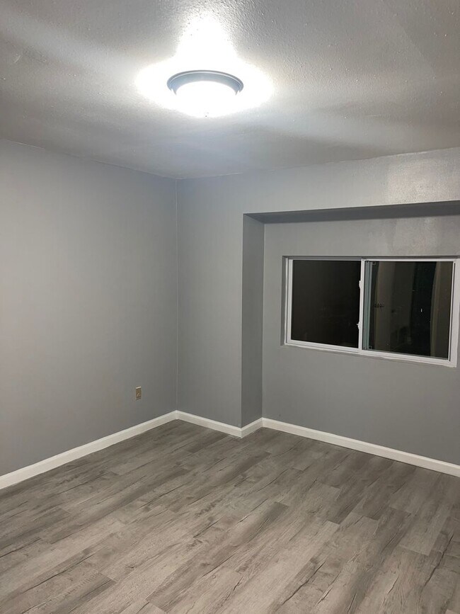 Building Photo - 1717 Jade Ave