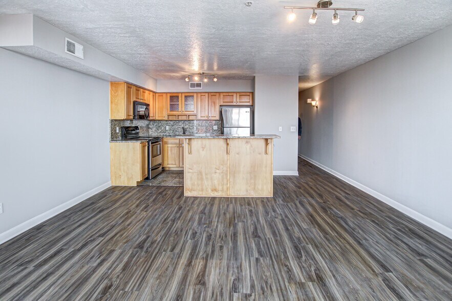 Building Photo - 2222 Detroit Ave