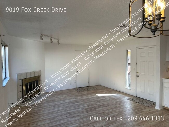 Building Photo - 9019 Fox Creek Dr