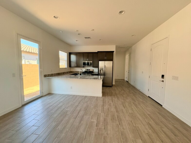 Building Photo - 456 S Jacana Ln