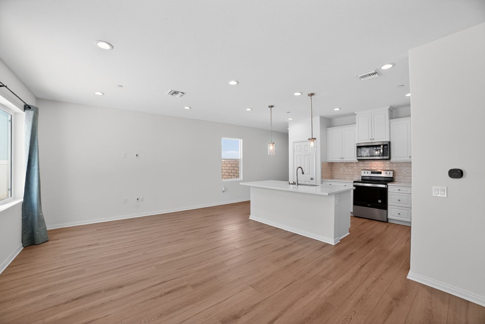 Building Photo - 2471 Satsuma Cir