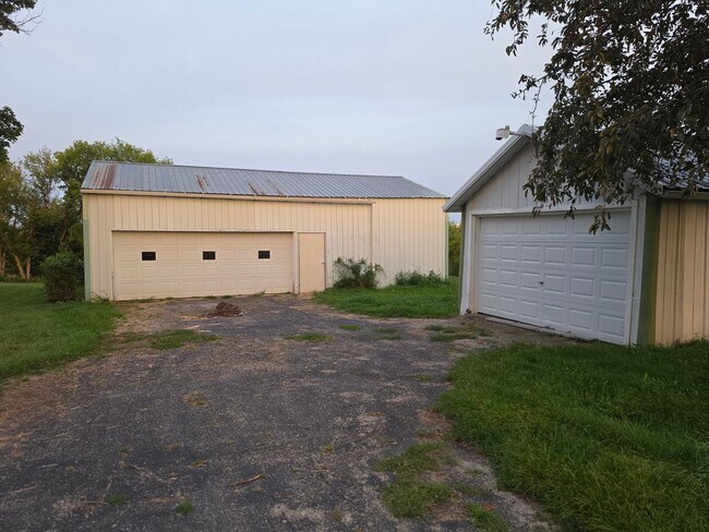 Building Photo - W11819 Moriah Rd