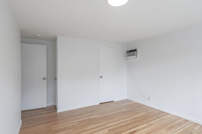 Building Photo - 59 Wood St