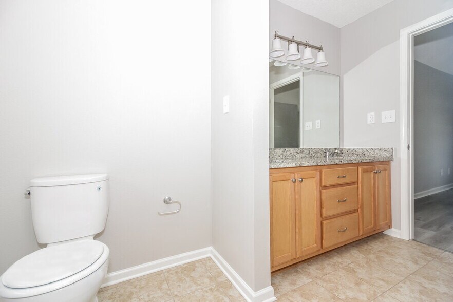 Building Photo - 1115 Scofield Dr