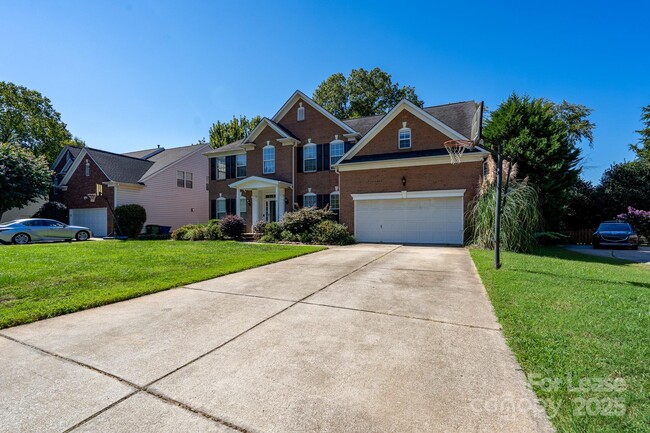 Building Photo - 604 Queenswater Ln