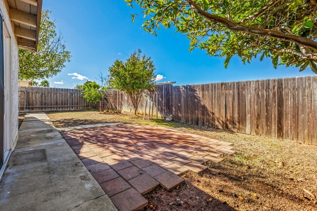 Building Photo - 10420 Greenford Dr