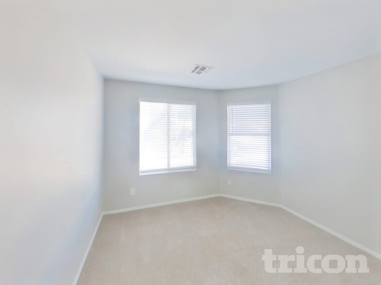 Building Photo - 11445 W Cambridge Ave