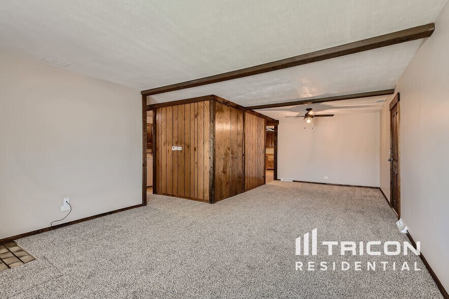 Building Photo - 15028 Holiday Ct