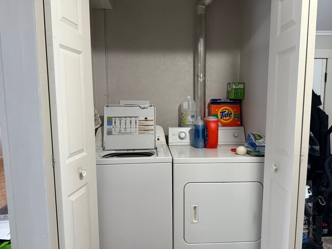 Building Photo - Charming Character Home with Screened Porch & Main Floor Laundry in North Branch