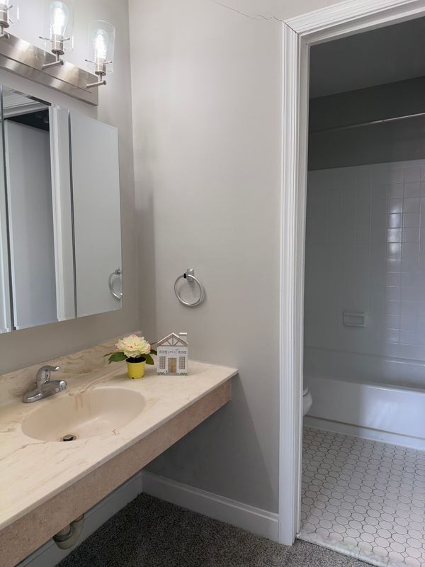 Building Photo - 2819 Banks Ct