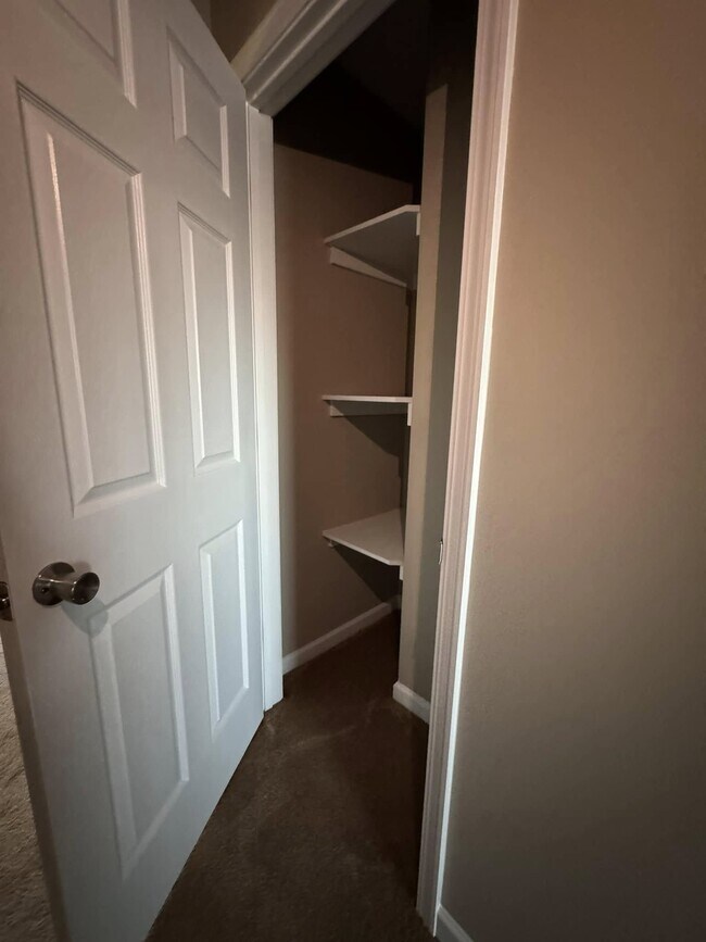 Building Photo - 119 Amanda Ln