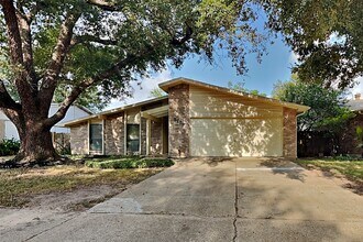 Building Photo - 5119 Cairnleigh Dr
