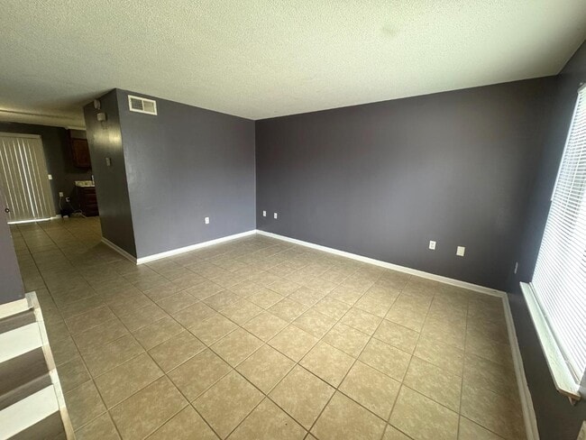 Building Photo - 251 Knight Dr