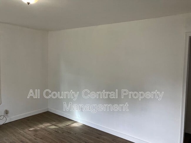 Building Photo - 2304 Eufaula Ave