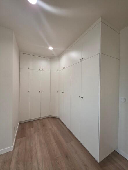 Building Photo - 6748 Ben Ave