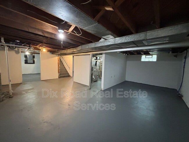 Building Photo - 1670 Darst Ave