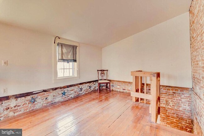 Building Photo - 30 Cornhill St