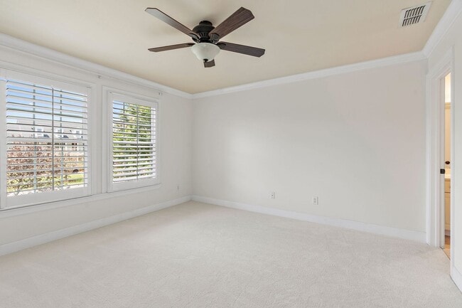Building Photo - 298 Gillette Dr