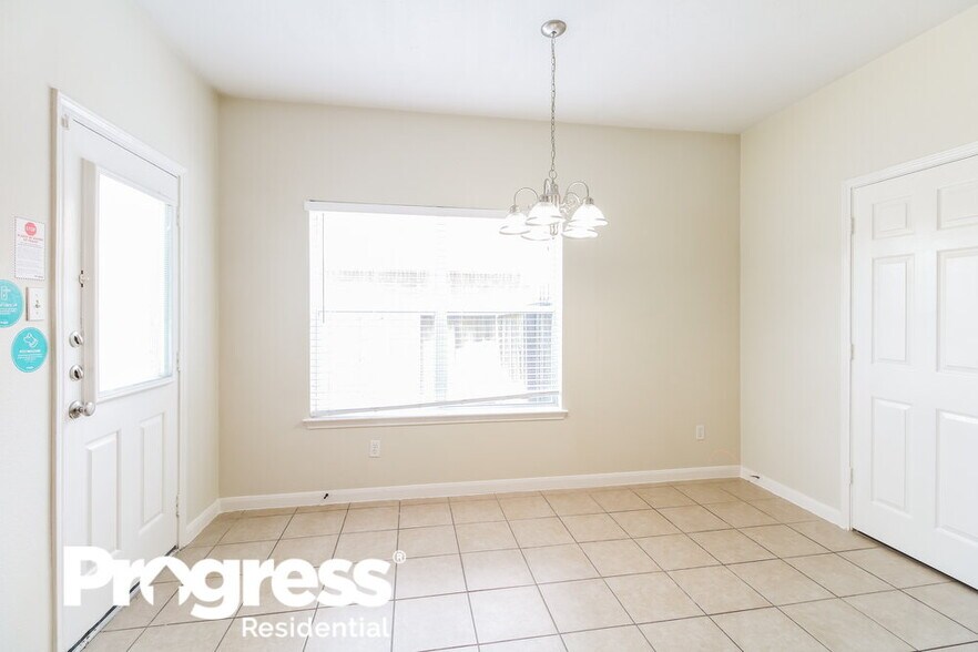 Building Photo - 10007 Barr Lake Dr