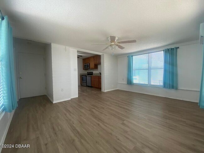 Building Photo - 19 Rivershore Dr
