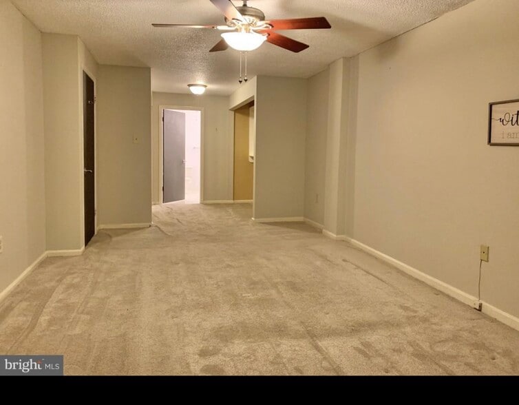 Building Photo - 1040 Deer Ridge Dr