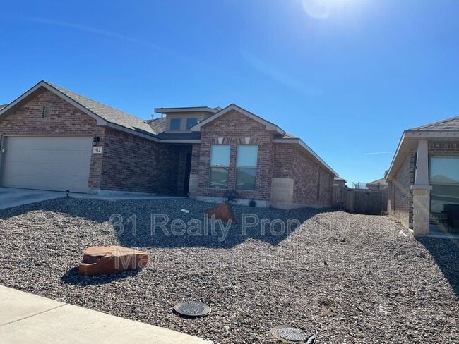 Building Photo - 912 Yancy St