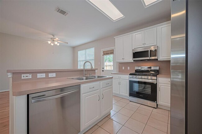 Building Photo - 16839 Carrollton Creek Ln