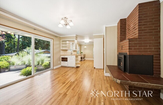 Building Photo - Charming Home in Coveted First Addition Ne...